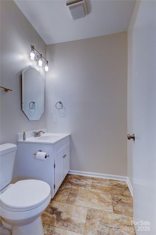 5909 Maple Street, Charlotte, NC 28269