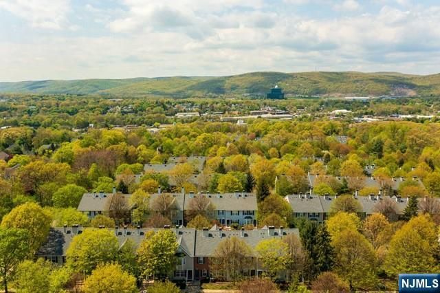 2278 Nash Court, Mahwah, NJ 07430