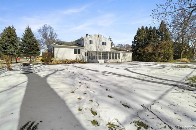 4168 Mccandlish Road, Grand Blanc, MI 48439