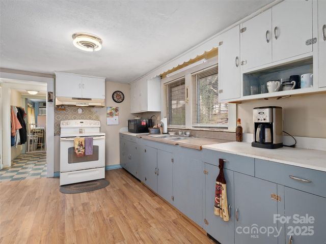 396 Will Hyatt Road, Waynesville, NC 28786