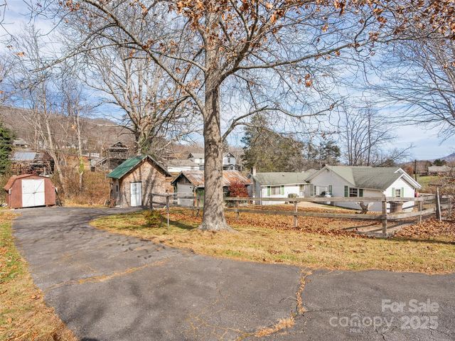 396 Will Hyatt Road, Waynesville, NC 28786