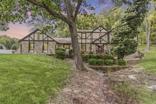 671 Carriage Court, Newark, OH 43055