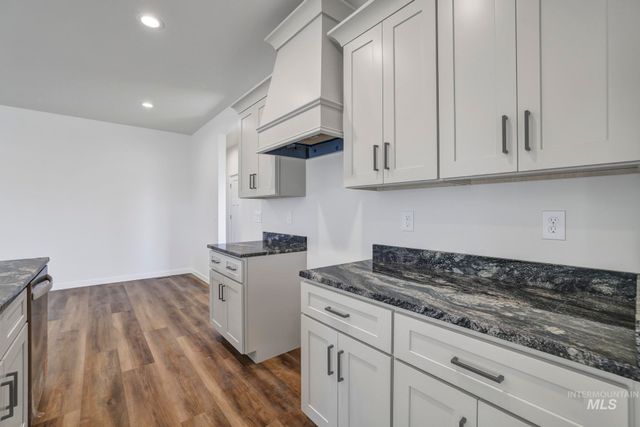 2006 Regan St, Jerome, ID 83338