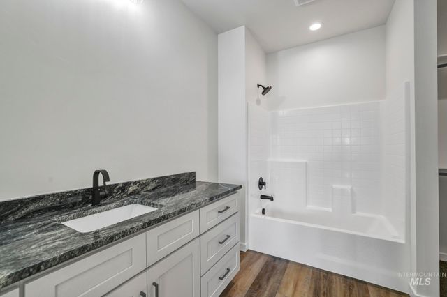 2006 Regan St, Jerome, ID 83338