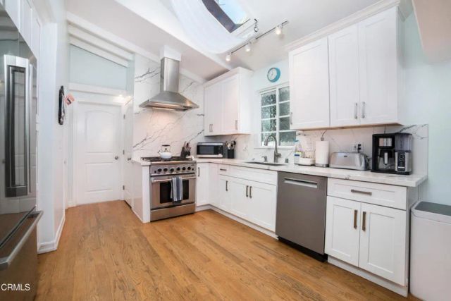 214 Pearl Street, Redondo Beach, CA 90277