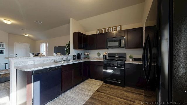 27981 E 118th Place S, Coweta, OK 74429
