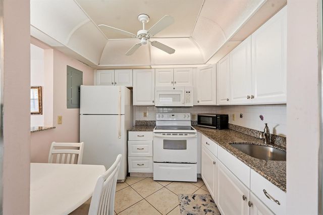 383 Saxony Lane H, Delray Beach, FL 33446