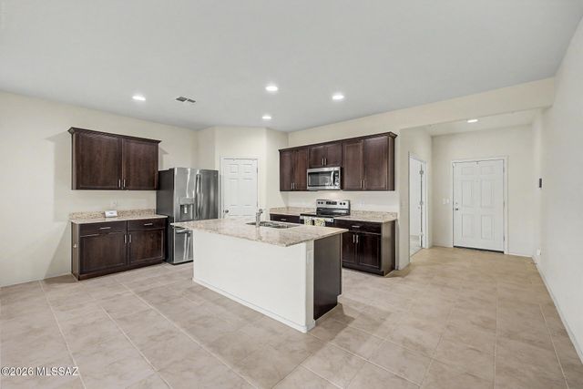 10818 W Claxton Drive, Marana, AZ 85653