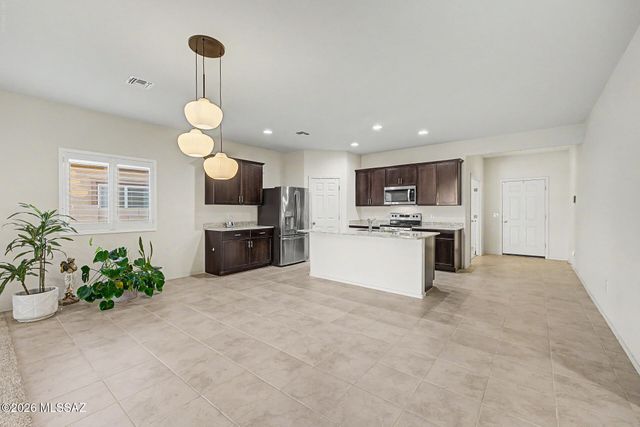 10818 W Claxton Drive, Marana, AZ 85653