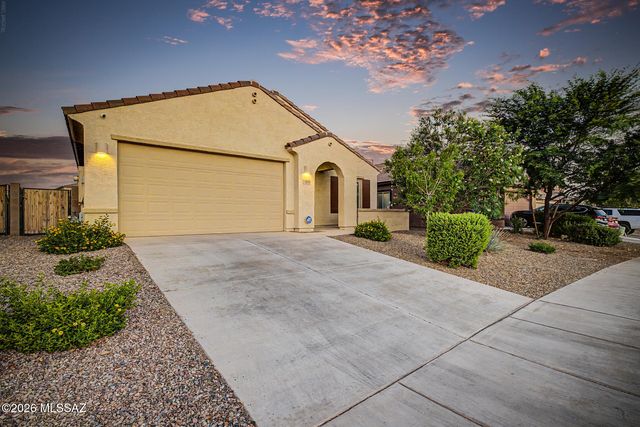 10818 W Claxton Drive, Marana, AZ 85653