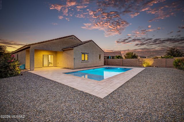 10818 W Claxton Drive, Marana, AZ 85653