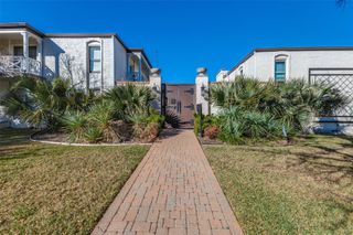 5911 E University Boulevard 104, Dallas, TX 75206