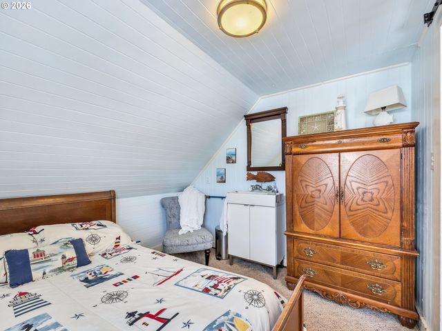 480 S COLUMBIA St, Seaside, OR 97138