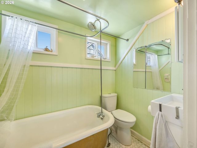 480 S COLUMBIA St, Seaside, OR 97138