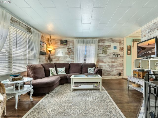 480 S COLUMBIA St, Seaside, OR 97138