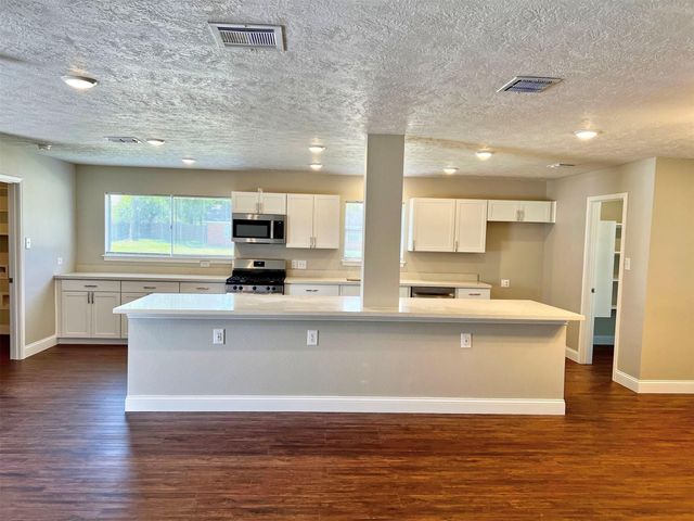 415 Sevenhampton Lane, Houston, TX 77015