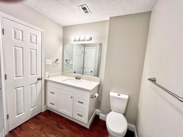 415 Sevenhampton Lane, Houston, TX 77015