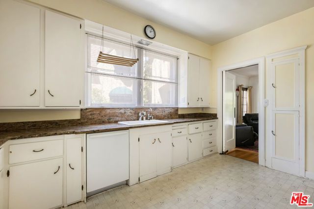 2007 N Hobart Boulevard, Los Angeles, CA 90027