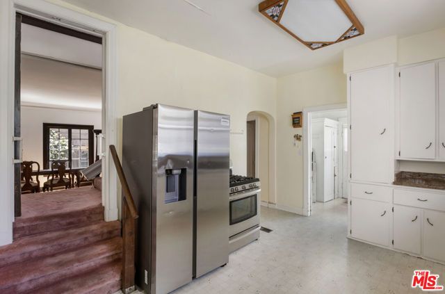 2007 N Hobart Boulevard, Los Angeles, CA 90027