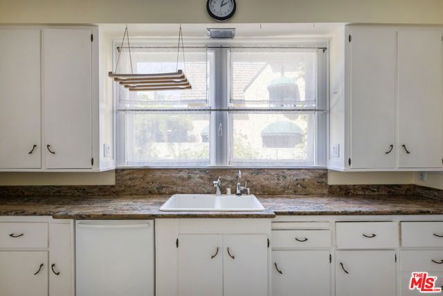 2007 N Hobart Boulevard, Los Angeles, CA 90027
