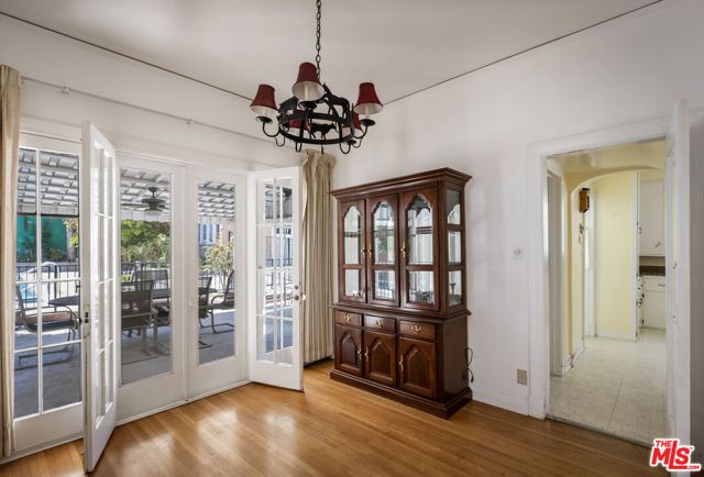 2007 N Hobart Boulevard, Los Angeles, CA 90027