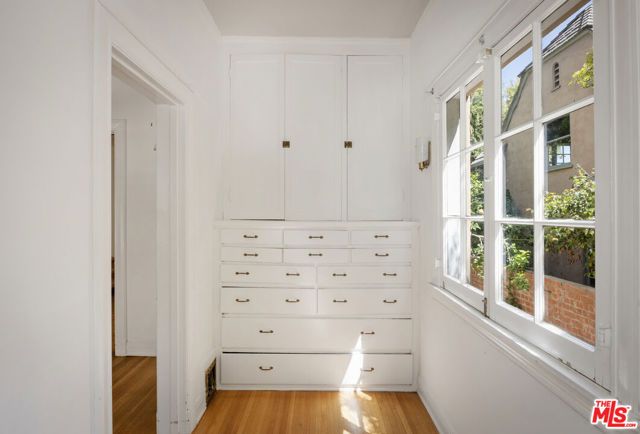 2007 N Hobart Boulevard, Los Angeles, CA 90027