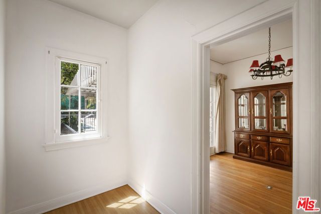 2007 N Hobart Boulevard, Los Angeles, CA 90027