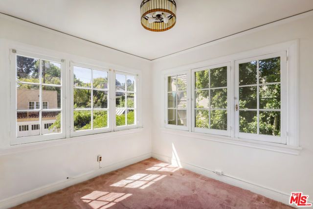 2007 N Hobart Boulevard, Los Angeles, CA 90027
