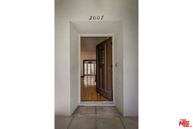 2007 N Hobart Boulevard, Los Angeles, CA 90027
