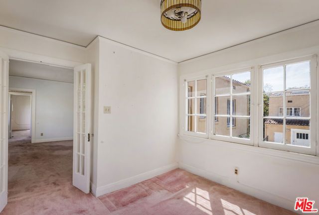 2007 N Hobart Boulevard, Los Angeles, CA 90027
