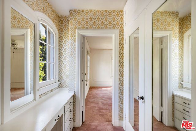 2007 N Hobart Boulevard, Los Angeles, CA 90027
