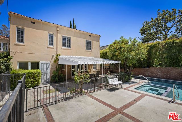 2007 N Hobart Boulevard, Los Angeles, CA 90027