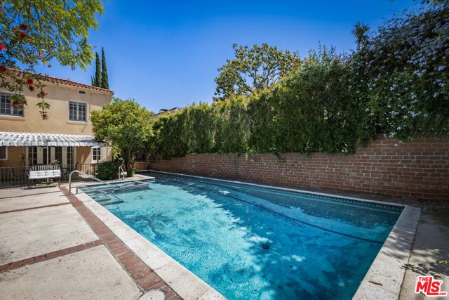 2007 N Hobart Boulevard, Los Angeles, CA 90027