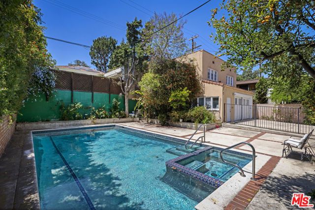 2007 N Hobart Boulevard, Los Angeles, CA 90027