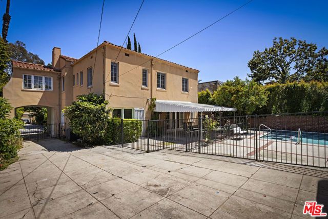 2007 N Hobart Boulevard, Los Angeles, CA 90027