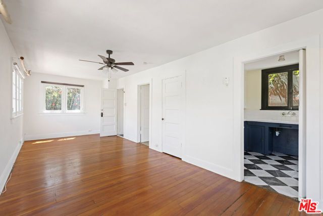 2007 N Hobart Boulevard, Los Angeles, CA 90027