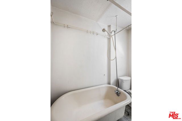 2007 N Hobart Boulevard, Los Angeles, CA 90027