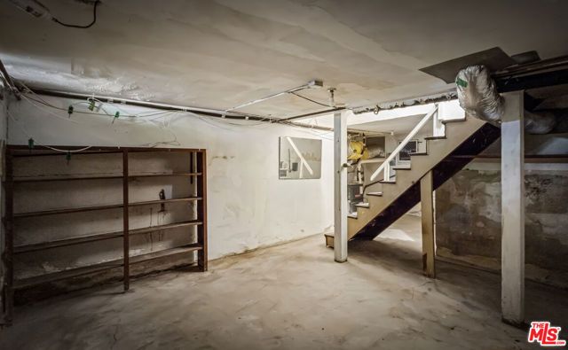 2007 N Hobart Boulevard, Los Angeles, CA 90027
