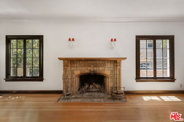 2007 N Hobart Boulevard, Los Angeles, CA 90027