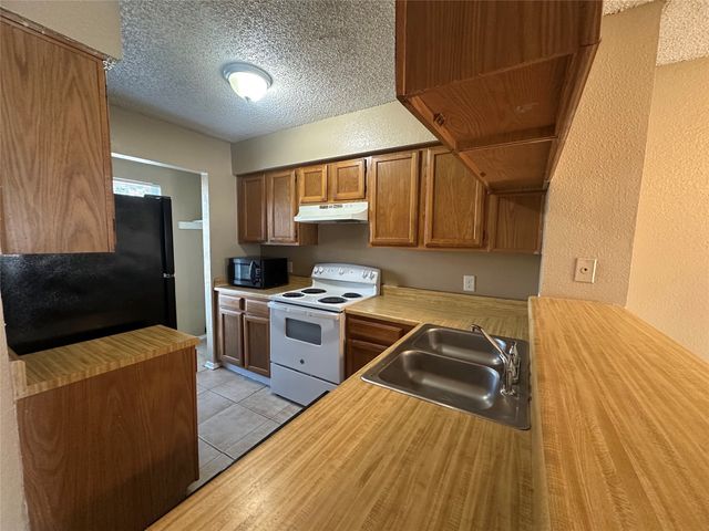 2174 Aspen Drive, Dallas, TX 75227