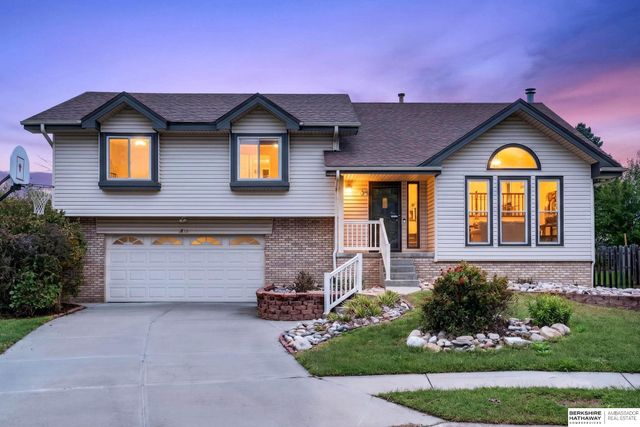 15610 Franklin Circle, Omaha, NE 68118