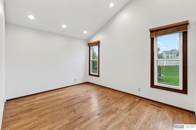 15610 Franklin Circle, Omaha, NE 68118