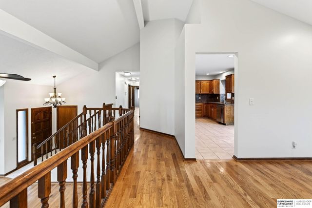 15610 Franklin Circle, Omaha, NE 68118