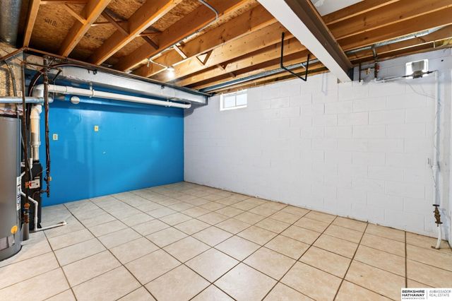 15610 Franklin Circle, Omaha, NE 68118