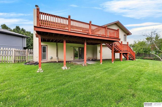 15610 Franklin Circle, Omaha, NE 68118