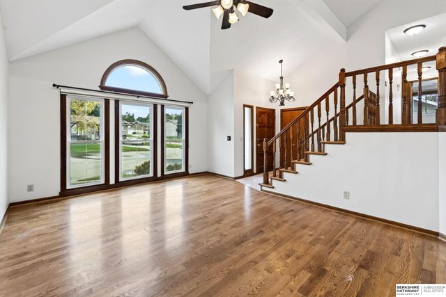 15610 Franklin Circle, Omaha, NE 68118
