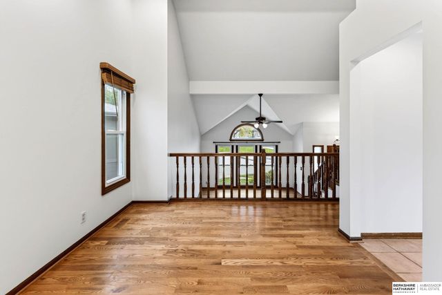15610 Franklin Circle, Omaha, NE 68118