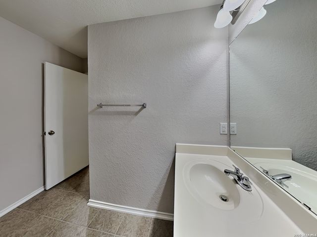 4330 Safe, San Antonio, TX 78244