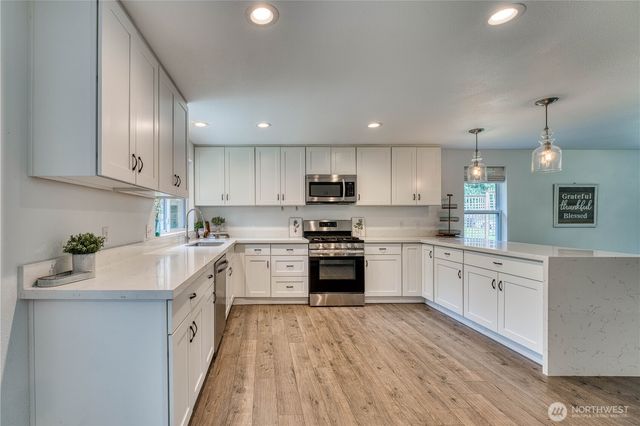 7048 NE Treemont Court, Bremerton, WA 98311