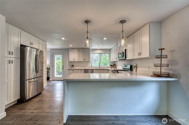 7048 NE Treemont Court, Bremerton, WA 98311